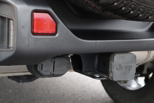 Used 2022 Jeep Wrangler Unlimited Sahara AWD/4WD image 8