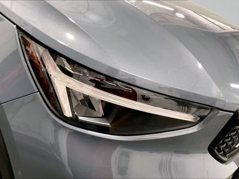 Certified 2023 Volvo XC40 B5 Plus w/ Climate Package AWD/4WD image 32