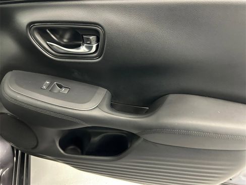 Certified 2023 Honda HR-V LX image 18