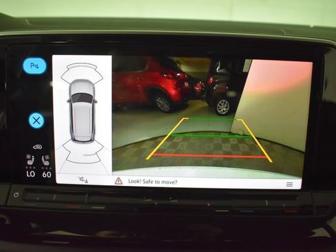 Used 2025 Volkswagen Atlas SE FWD image 21