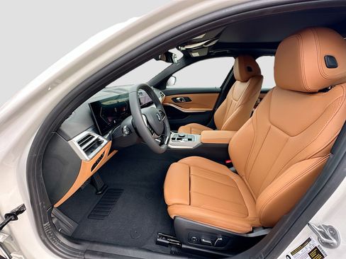 New 2025 BMW 330i Sedan w/ Convenience Package image 18