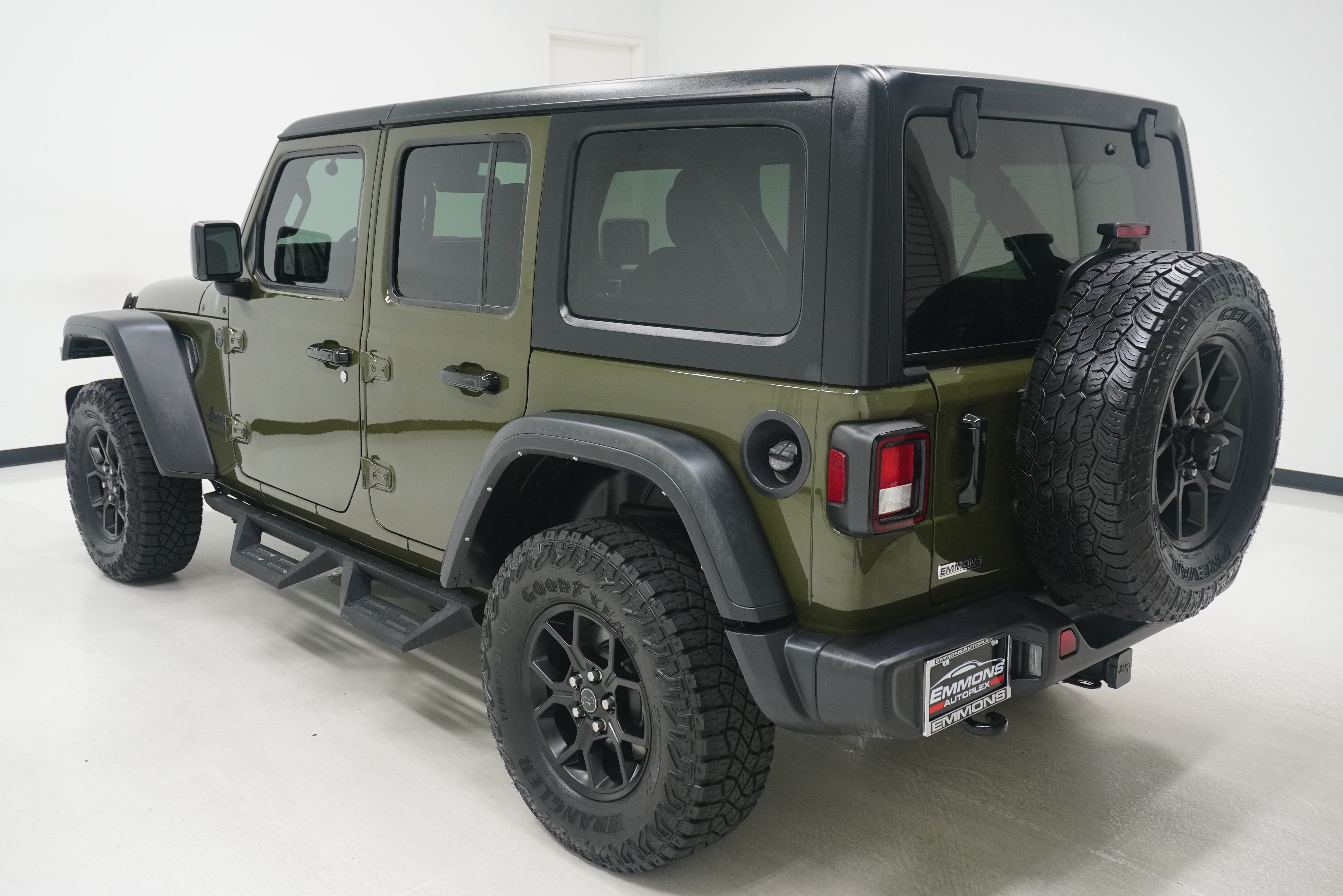 Used 2024 Jeep Wrangler Unlimited Sport AWD/4WD image 6