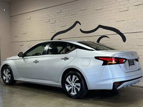 Used 2019 Nissan Altima 2.5 S FWD image 7