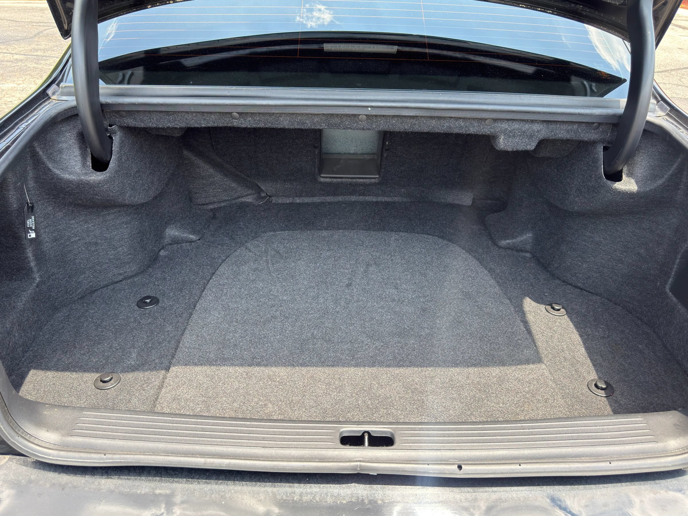 Used 2005 Cadillac De Ville Limousine FWD image 16