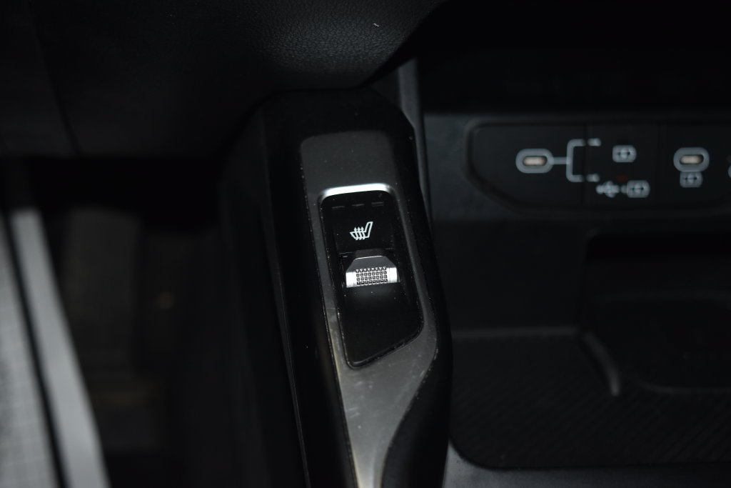 Used 2024 Kia Sorento S AWD/4WD image 16