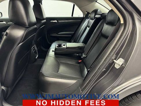 Used 2019 Chrysler 300 Limited image 14