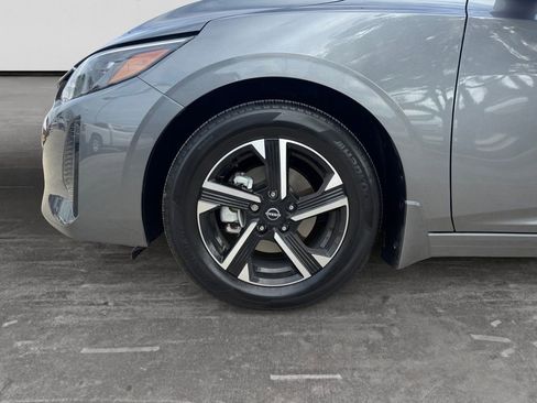 Used 2025 Nissan Sentra SV FWD image 9
