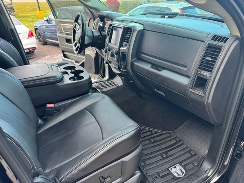 Used 2018 RAM 2500 Laramie w/ Sport Appearance Group image 9
