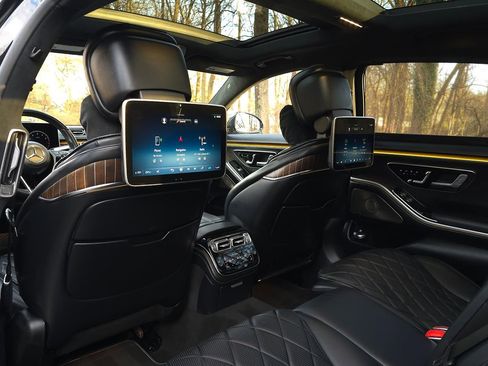 Used 2021 Mercedes-Benz S 580 4MATIC Sedan w/ Warmth & Comfort Package image 15