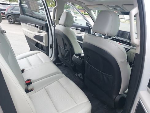 Used 2020 Kia Telluride S w/ S 8 Passenger Seating Package FWD image 12