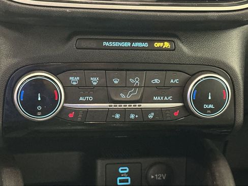 Used 2022 Ford Escape SE w/ Cold Weather Package FWD image 19