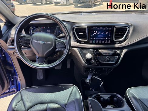 Used 2019 Chrysler Pacifica Limited w/ Advanced Safetytec Group FWD image 15