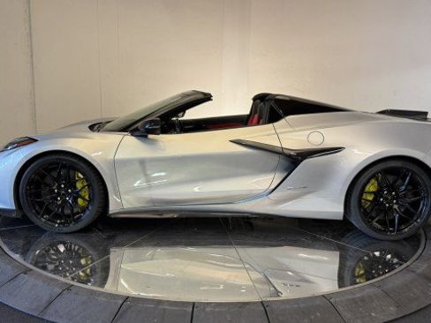 Used 2023 Chevrolet Corvette Z06 w/ Stealth Interior Trim Package image 22