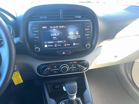 Used 2024 Kia Soul LX FWD image 24
