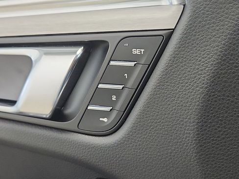 New 2026 Porsche Macan AWD/4WD image 20