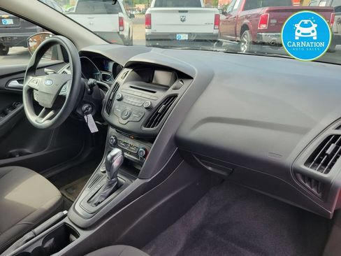 Used 2016 Ford Focus SE FWD image 15