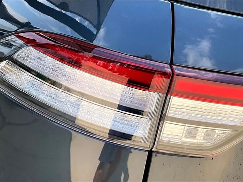 Used 2023 Lincoln Aviator Reserve w/ Equipment Group 201A AWD/4WD image 28