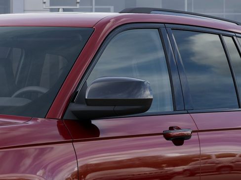 New 2025 Jeep Grand Cherokee Altitude image 12