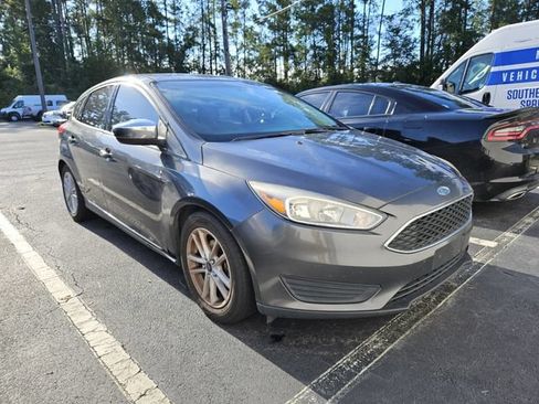 Used 2018 Ford Focus SE FWD image 5