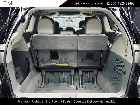 Used 2011 Toyota Sienna XLE w/ Premium Pkg FWD image 50