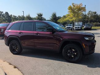 New 2025 Jeep Grand Cherokee Altitude video 2
