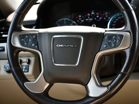 Used 2019 GMC Yukon XL Denali w/ Denali Ultimate Package AWD/4WD image 30