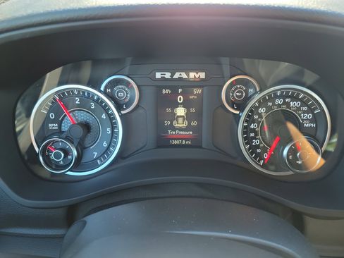 Used 2024 RAM 2500 Big Horn w/ Bed Utility Group image 31