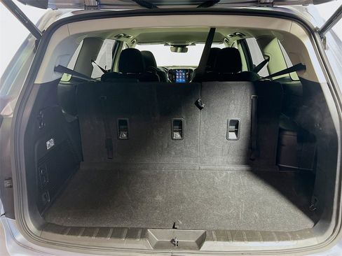 Used 2024 Subaru Ascent Premium w/ Convenience Package image 21