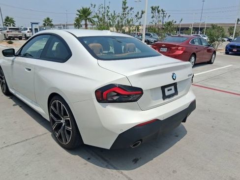 Used 2024 BMW 230i Coupe w/ Convenience Package RWD image 4