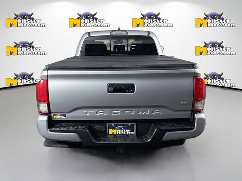 Used 2017 Toyota Tacoma SR5 image 6