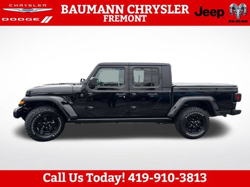Used 2022 Jeep Gladiator Sport AWD/4WD image 4