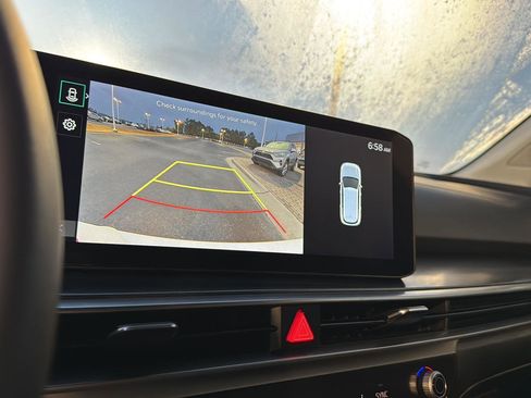 Used 2024 Kia Sorento S image 22