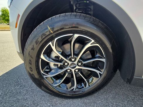 New 2026 Lincoln Nautilus Premier AWD/4WD image 33
