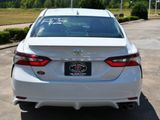 Used 2024 Toyota Camry SE image 5
