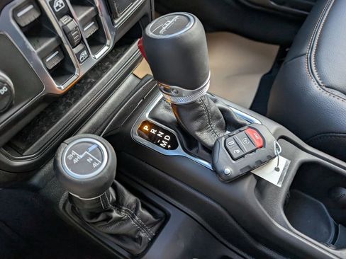 New 2026 Jeep Gladiator Sport AWD/4WD image 30