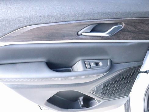 New 2025 Jeep Grand Cherokee Limited image 19