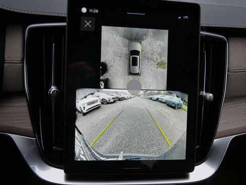 New 2026 Volvo XC90 B6 Plus w/ Protection Package Premier image 10