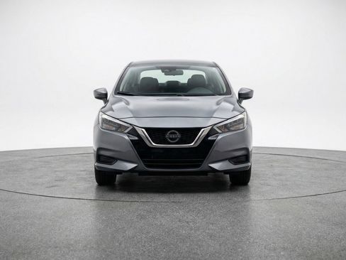 Used 2025 Nissan Versa SV FWD image 2