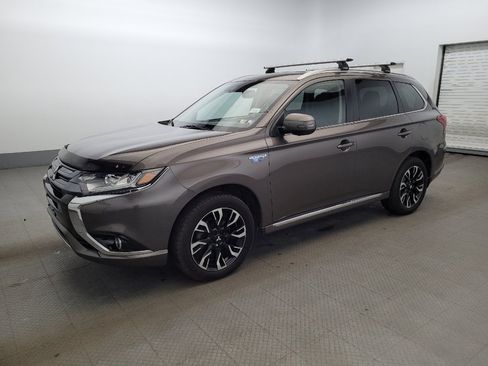 Used 2018 Mitsubishi Outlander GT AWD/4WD image 2