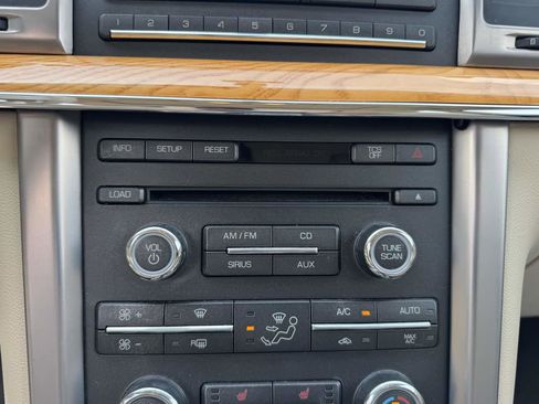 Used 2011 Lincoln MKZ image 16