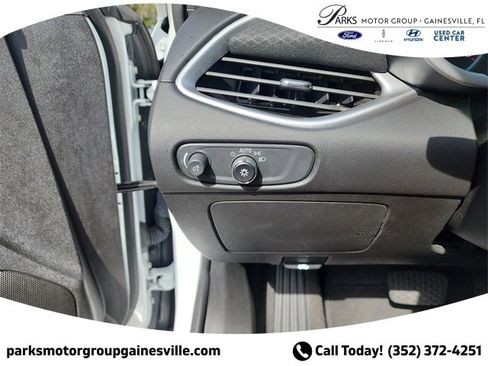 Used 2024 Chevrolet Malibu LT image 22