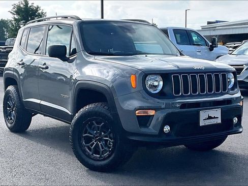 Used 2022 Jeep Renegade Latitude AWD/4WD image 35