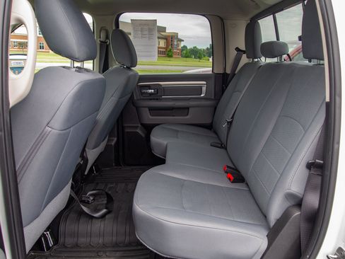 Used 2019 RAM 1500 Classic SLT w/ Protection Group AWD/4WD image 25