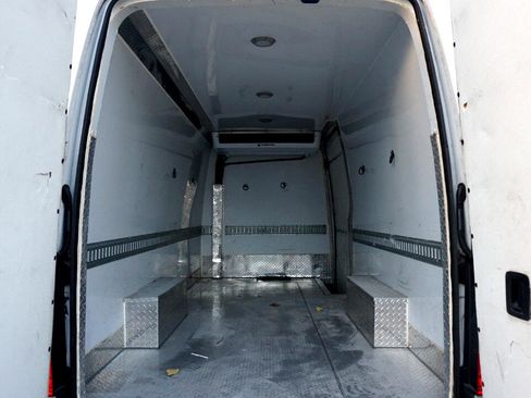 Used 2019 Freightliner Sprinter 170 image 23