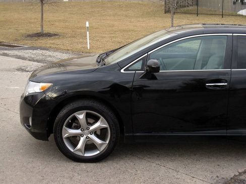 Used 2012 Toyota Venza XLE image 10