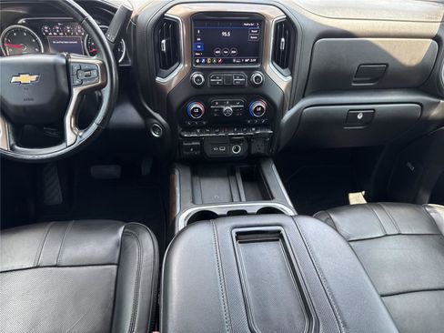 Used 2022 Chevrolet Silverado 2500 High Country AWD/4WD image 16
