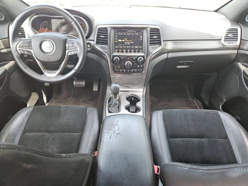 Used 2018 Jeep Grand Cherokee Altitude RWD image 16