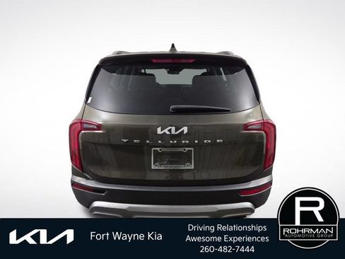 Used 2022 Kia Telluride S FWD image 9