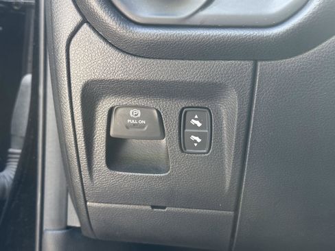 Used 2021 RAM 1500 Laramie AWD/4WD image 23