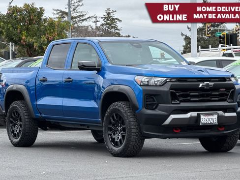 Used 2023 Chevrolet Colorado Trail Boss w/ Technology Package image 1